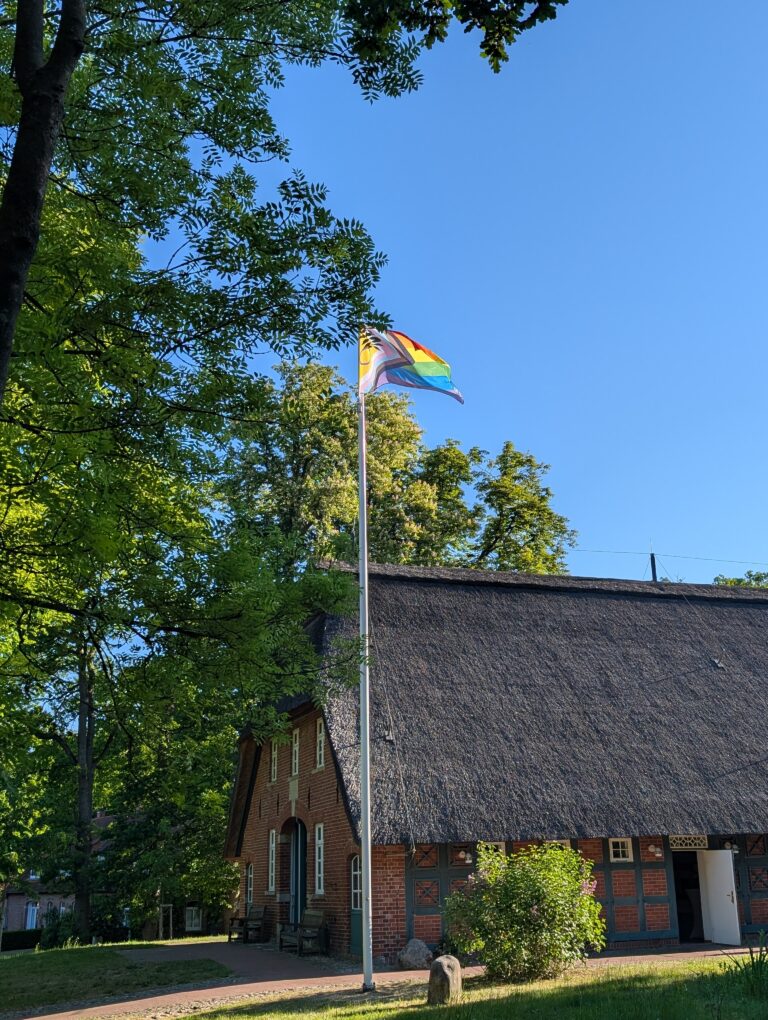 Regenbogenflagge: Worpswede als ein Ort der Vielfalt